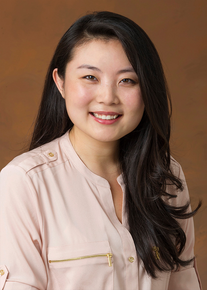 Headshot of Lisa Guan